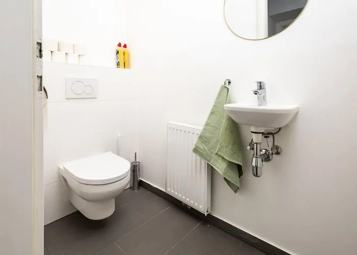 Orestaliving - 2br On The Danube Canal Διαμέρισμα *
