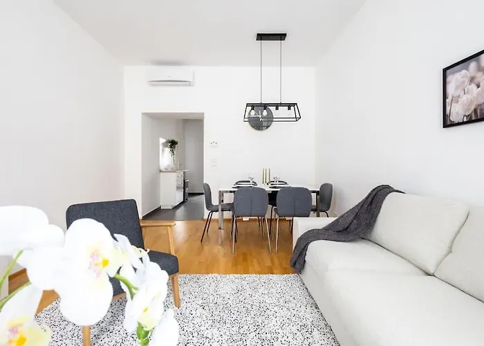 Διαμέρισμα Orestaliving - 2br On The Danube Canal